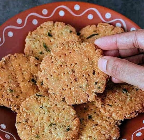 मसाला मठरी (Spiced Crispy Mathri)